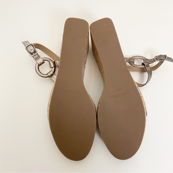 Bernardo Kennedy Metallic Cork Wedge Sandals Heels - Picture 7 of 7